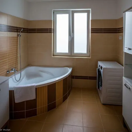 Ikon Apartman Hajduszoboszlo Exterior photo